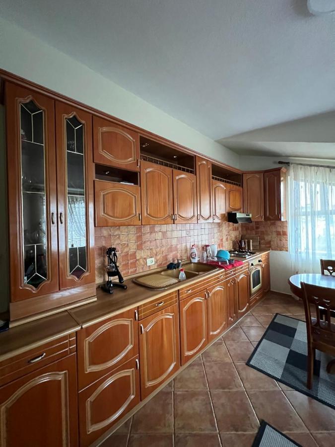Villa Sokoli, Enjoy Sunset At This Spacious Apartment ติรานา ภายนอก รูปภาพ